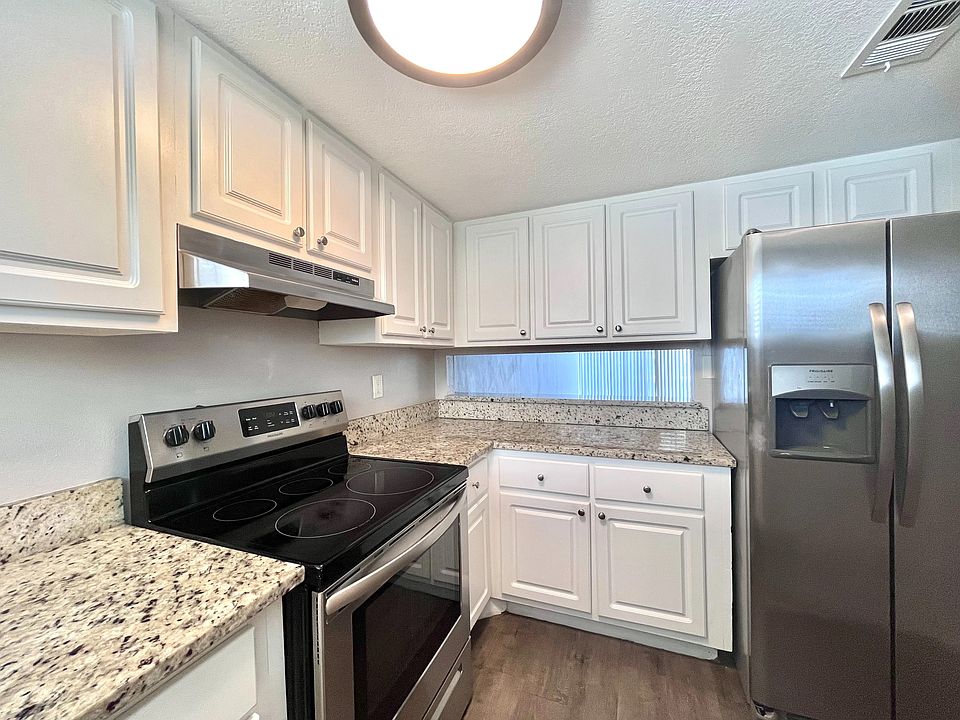 1st image of 5211 N Tamiami Trl Unit 2