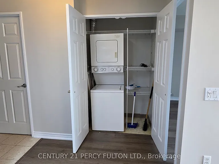 18 Parkview Ave #1811 — Photo 21