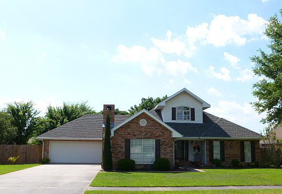 2nd image of 110 Bellevedere Ave