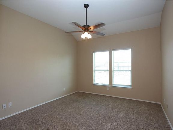 5th image of 1025 Grimes Dr