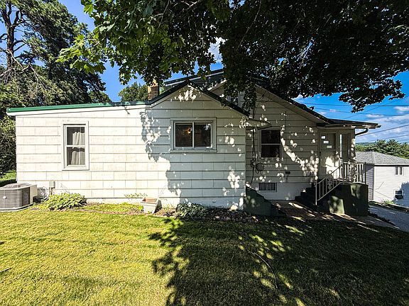4th image of 110 Lorraine Ave