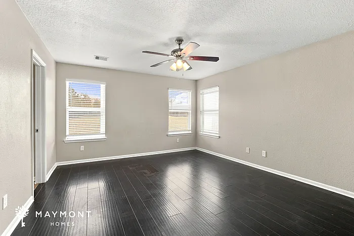 3 bed, 2.5 bath, 1885 sqft, $2,170 — Photo 4