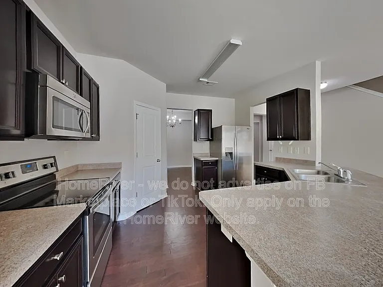 1329 Brookmere Way — Photo 4