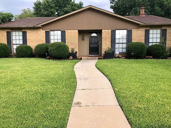 2nd image of 431 Cambria Dr