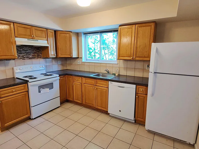 6 Buttonwood Rd #A — Photo 7
