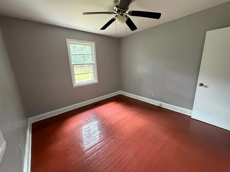 166 Buckingham Ave — Photo 3