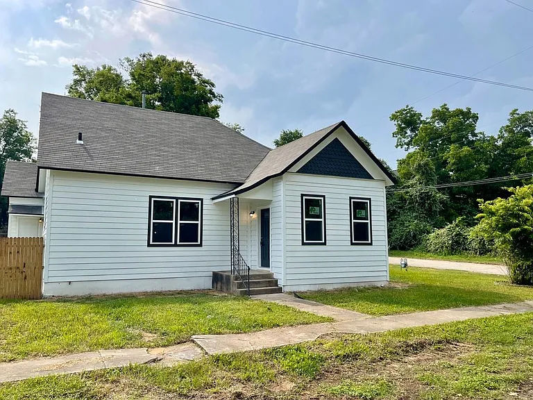 806 N Central Ave — Photo 19