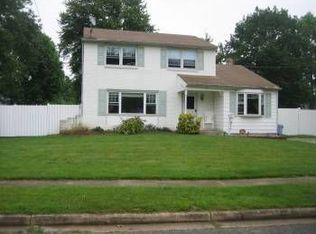 120 Beechwood Dr, Mount Laurel, NJ 08054
