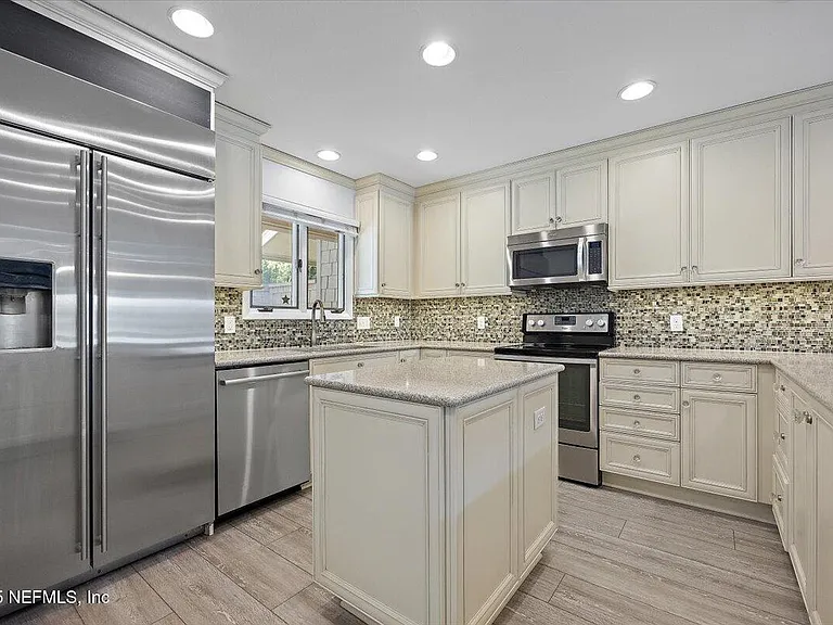 80 Fishermans Cove Rd — Photo 5