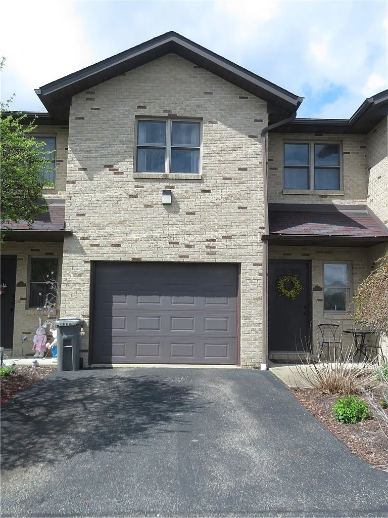 118 Meadowview Dr photo 1