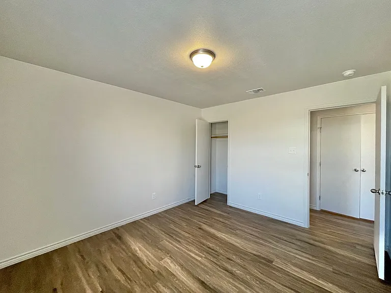 1802 Montell St — Photo 12