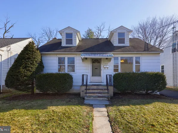 235 E Ferdinand St, Manheim, PA 17545