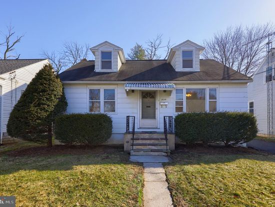 235 E Ferdinand St, Manheim, PA 17545