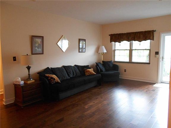 2nd image of 3 Elena Ave