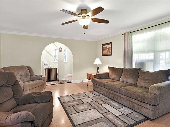 5th image of 10811 Elmwood Ave