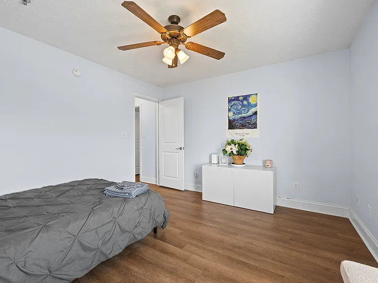 100 Capstone Dr — Photo 19