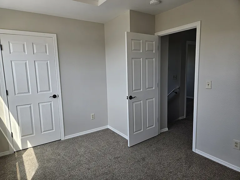 405 W 5th Ave — Photo 9