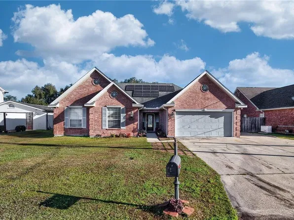 424 Oak Rd, Belle Chasse, LA 70037