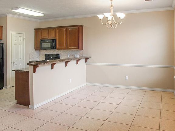 3rd image of 109 Forest Dr