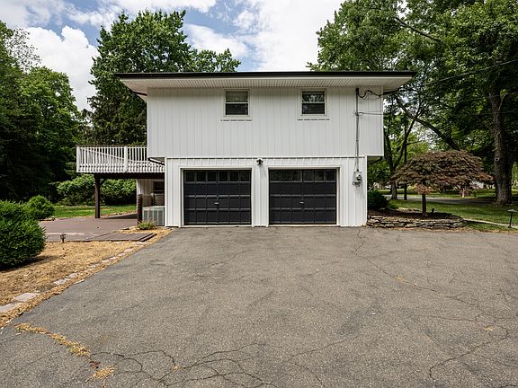 2nd image of 3 Antrim Dr
