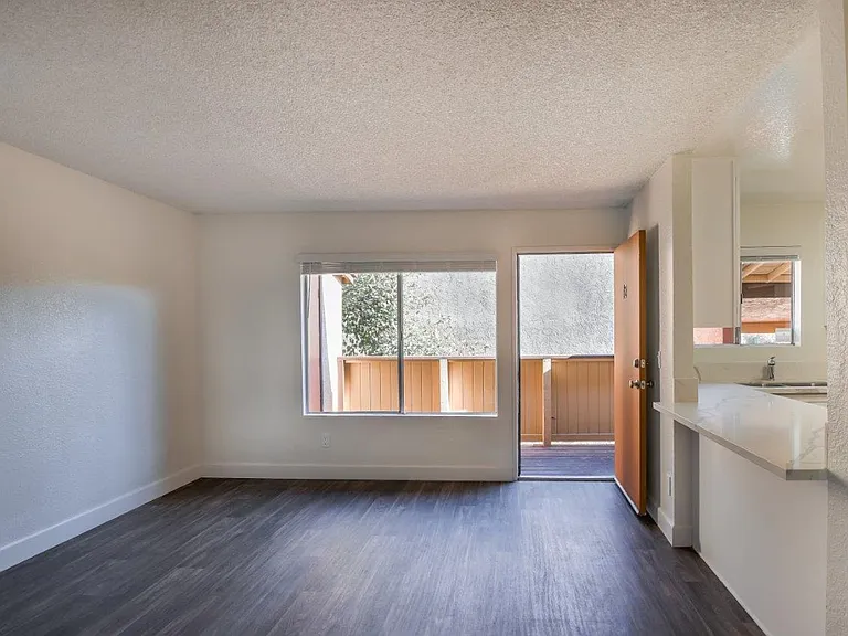 Monte Vista Apartments — Photo 17