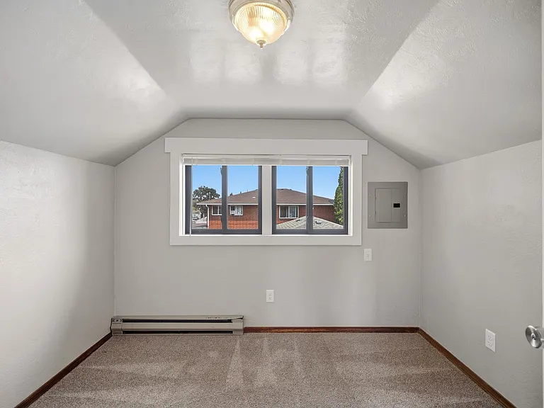 5703 N Regal St — Photo 42