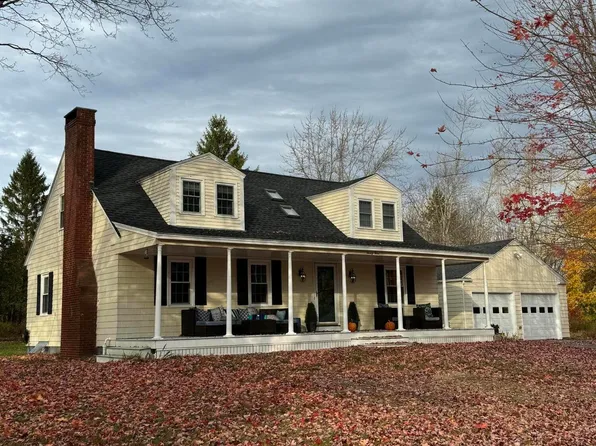 23 West Circle, Falmouth, ME 04105