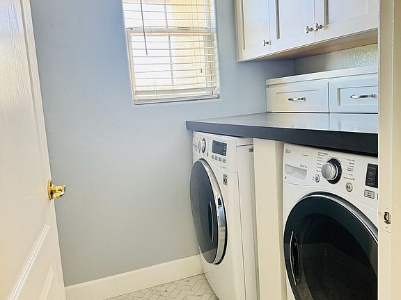 5th image of 11094 Crystal Crest Ct