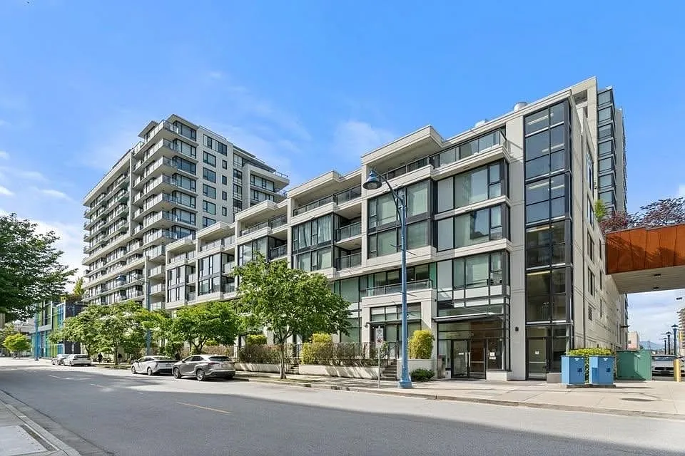 2 bed, 816 sqft, $2,500 — Photo 1