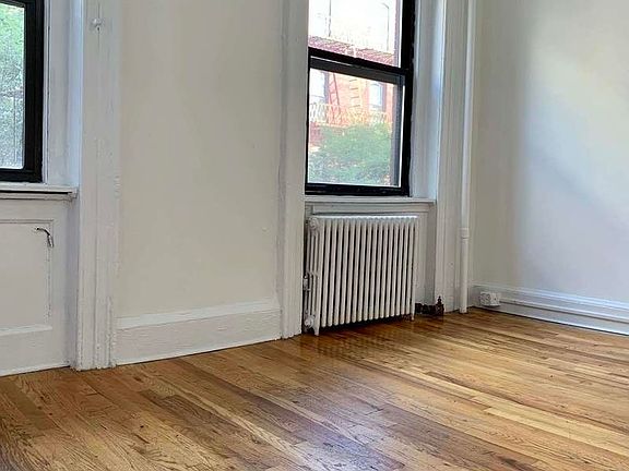 5th image of 169 Thompson St #3A