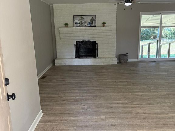 3rd image of 89 Woodland Ave