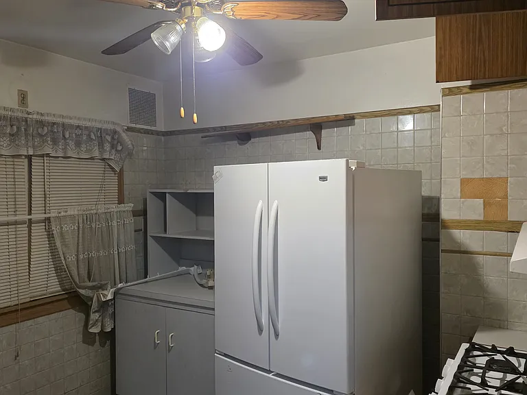 9519 Plymouth Ave — Photo 5