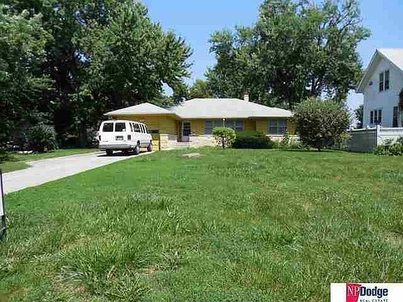 3rd image of 5619 Florence Blvd