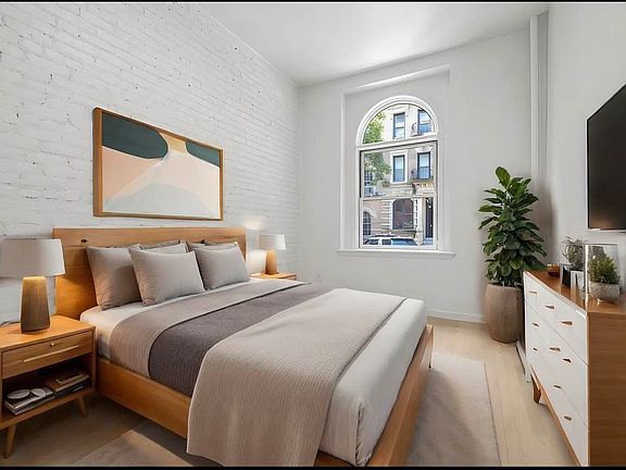 4th image of 225 W 20th St #1N