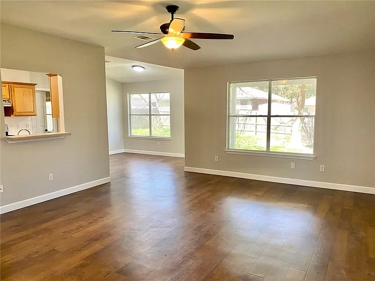 2307 Vernell Way — Photo 5