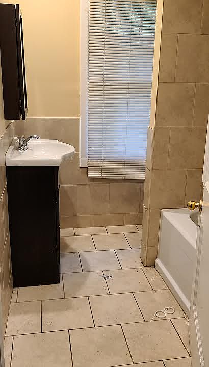 1st image of 63 Winspear Ave