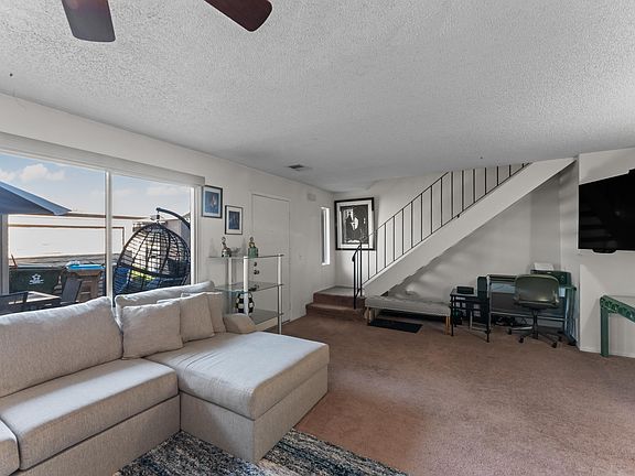 3rd image of 2504 Bishop Ln