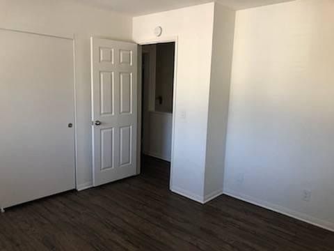 4th image of 410 Ventura St