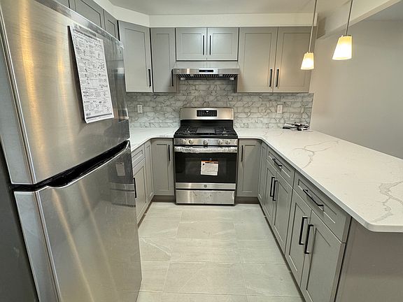 3rd image of 8836 20th Ave #1R