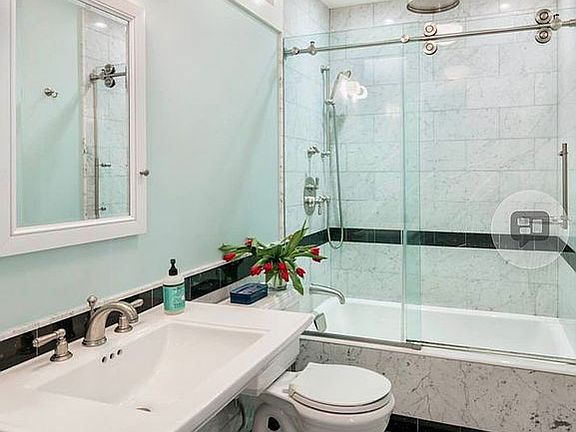 5th image of 6 Varick St APT 2A