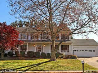 221 Elizabeth Ct, Sterling, VA 20164