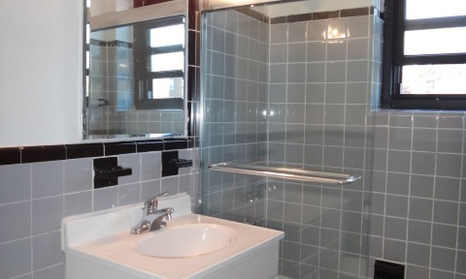 Harbor House- Standard Bathroom- Unit 5F