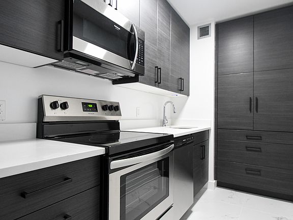 3rd image of 2160 Matthews Ave APT 7W