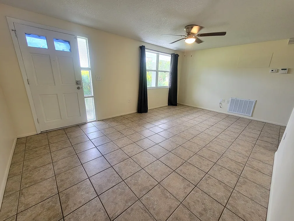 2 bed, 1020 sqft, $1,500 — Photo 2