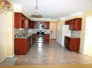 1237 Whispering Woods Dr, Williamstown, NJ 08094