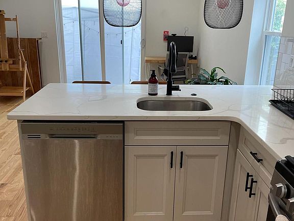 5th image of 233 E Girard Ave #35-1R
