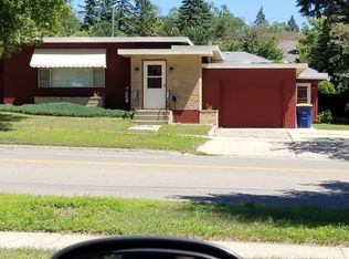 424 5th Ave NE, Jamestown, ND 58401