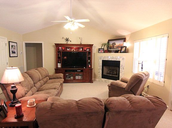 2nd image of 104 Woodbury Dr