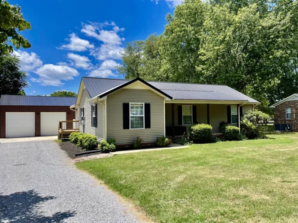 815 7th St, Lawrenceburg, TN 38464