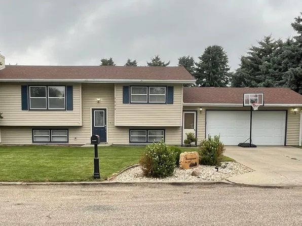 1225 Sunset Ave, Mobridge, SD 57601